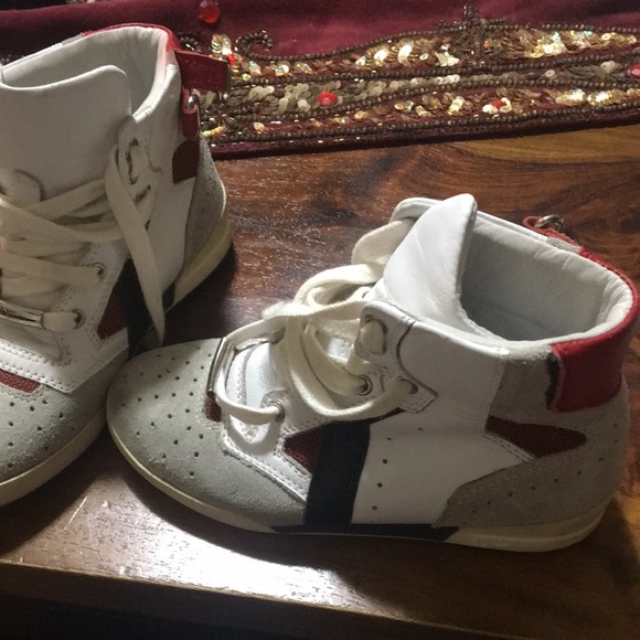 Multi - Picture 2 of 4